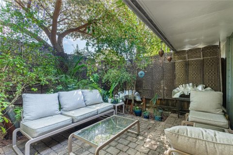 Propiedad comercial en venta en Wilton Manors, Florida, 162.21 m2 № 2084887 - foto 25