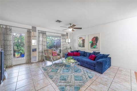 Propiedad comercial en venta en Wilton Manors, Florida, 162.21 m2 № 2084887 - foto 15