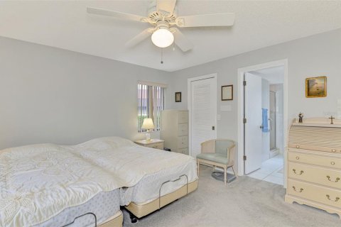 Condo in Venice, Florida, 2 bedrooms  № 2114821 - photo 23