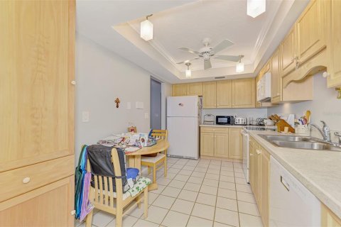 Condo in Venice, Florida, 2 bedrooms  № 2114821 - photo 18
