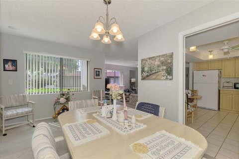 Condo in Venice, Florida, 2 bedrooms  № 2114821 - photo 17