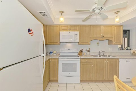 Condo in Venice, Florida, 2 bedrooms  № 2114821 - photo 21