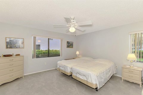Condo in Venice, Florida, 2 bedrooms  № 2114821 - photo 24