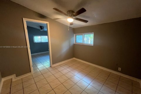 Снять в аренду виллу или дом в Майами, Флорида 4 спальни, 258.92м2, № 1921664 - фото 25