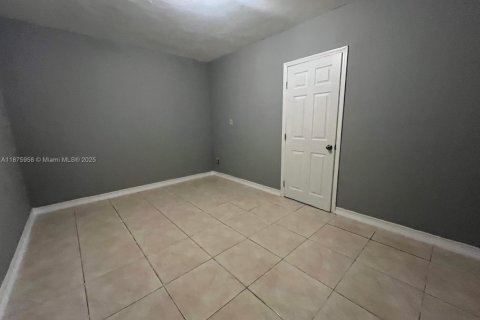 Снять в аренду виллу или дом в Майами, Флорида 4 спальни, 258.92м2, № 1921664 - фото 18