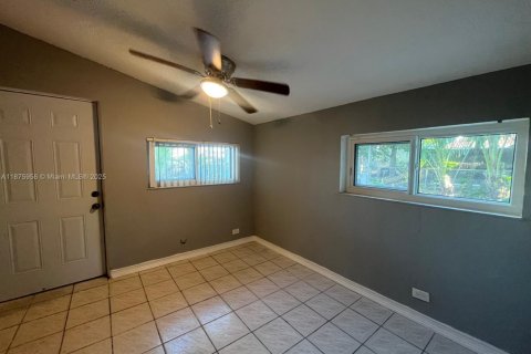 Снять в аренду виллу или дом в Майами, Флорида 4 спальни, 258.92м2, № 1921664 - фото 22