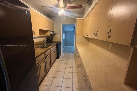 Снять в аренду виллу или дом в Майами, Флорида 4 спальни, 258.92м2, № 1921664 - фото 7