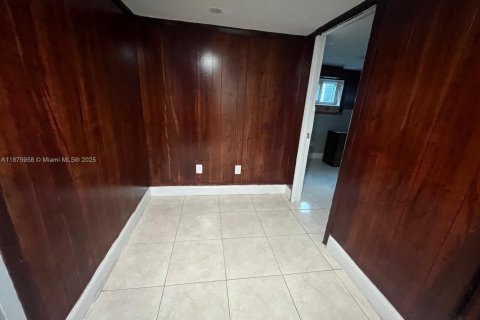 Снять в аренду виллу или дом в Майами, Флорида 4 спальни, 258.92м2, № 1921664 - фото 28