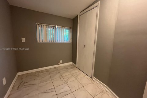 Снять в аренду виллу или дом в Майами, Флорида 4 спальни, 258.92м2, № 1921664 - фото 26