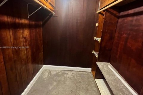 Снять в аренду виллу или дом в Майами, Флорида 4 спальни, 258.92м2, № 1921664 - фото 29