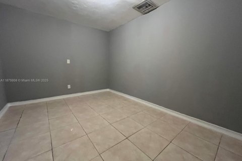 Снять в аренду виллу или дом в Майами, Флорида 4 спальни, 258.92м2, № 1921664 - фото 19