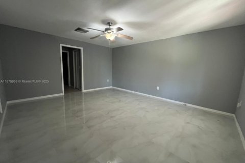 Снять в аренду виллу или дом в Майами, Флорида 4 спальни, 258.92м2, № 1921664 - фото 15