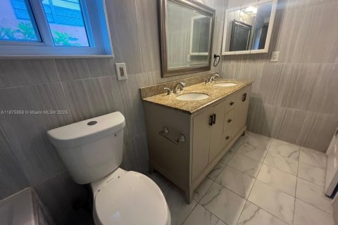 Снять в аренду виллу или дом в Майами, Флорида 4 спальни, 258.92м2, № 1921664 - фото 30