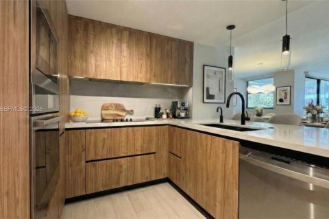 Condo in Key Biscayne, Florida, 2 bedrooms  № 2081085 - photo 4
