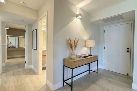 Condo in Key Biscayne, Florida, 2 bedrooms  № 2081085 - photo 7