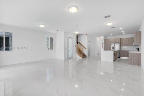 Townhouse in Miami, Florida 5 bedrooms № 2069652 - photo 7
