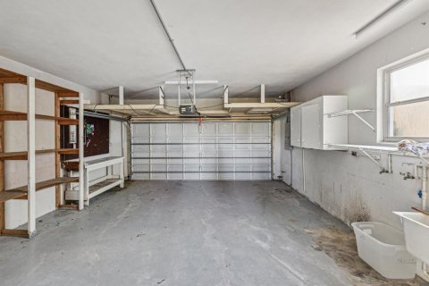 House in Saint Pete Beach, Florida 2 bedrooms, 149.57 sq.m. № 1553831 - photo 17
