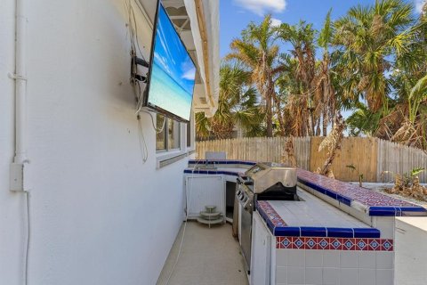 House in Saint Pete Beach, Florida 2 bedrooms, 149.57 sq.m. № 1553831 - photo 26