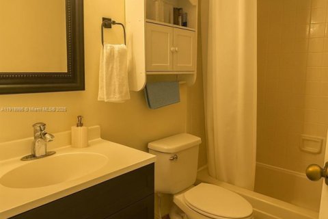 Снять в аренду кондоминиум в Корал-Спрингс, Флорида 3 спальни, 108.32м2, № 1973330 - фото 7