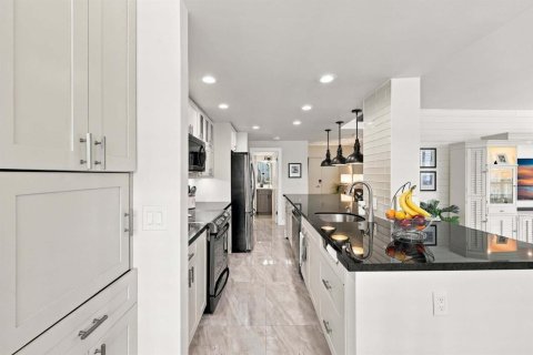 Condominio en venta en Lauderdale-by-the-Sea, Florida, 2 dormitorios, 128.58 m2 № 2431551 - foto 9