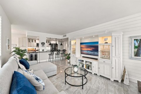 Condominio en venta en Lauderdale-by-the-Sea, Florida, 2 dormitorios, 128.58 m2 № 2431551 - foto 19