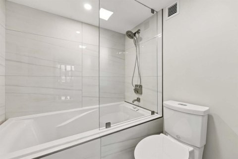 Condominio en venta en Lauderdale-by-the-Sea, Florida, 2 dormitorios, 128.58 m2 № 2431551 - foto 27