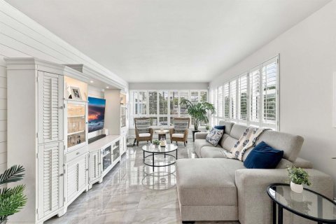 Condominio en venta en Lauderdale-by-the-Sea, Florida, 2 dormitorios, 128.58 m2 № 2431551 - foto 14