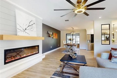 House in Ocala, Florida 3 bedrooms, 199.37 sq.m. № 2122534 - photo 4
