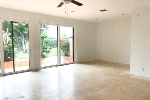 Снять в аренду виллу или дом в Бока-Ратон, Флорида 3 спальни, 218.51м2, № 1992335 - фото 8