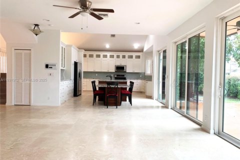 Снять в аренду виллу или дом в Бока-Ратон, Флорида 3 спальни, 218.51м2, № 1992335 - фото 9