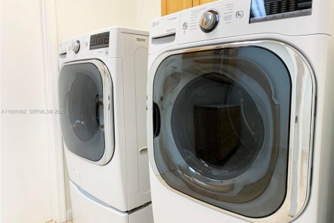 Снять в аренду виллу или дом в Бока-Ратон, Флорида 3 спальни, 218.51м2, № 1992335 - фото 16