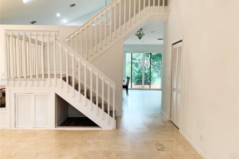 Снять в аренду виллу или дом в Бока-Ратон, Флорида 3 спальни, 218.51м2, № 1992335 - фото 3