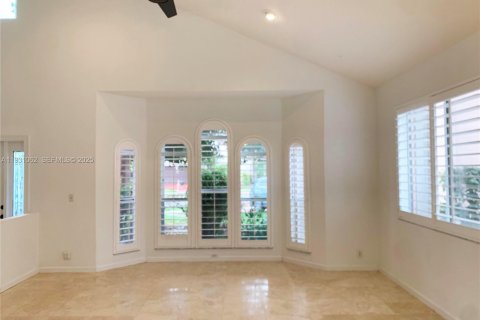 Снять в аренду виллу или дом в Бока-Ратон, Флорида 3 спальни, 218.51м2, № 1992335 - фото 5