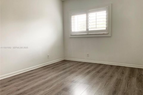 Снять в аренду виллу или дом в Бока-Ратон, Флорида 3 спальни, 218.51м2, № 1992335 - фото 15