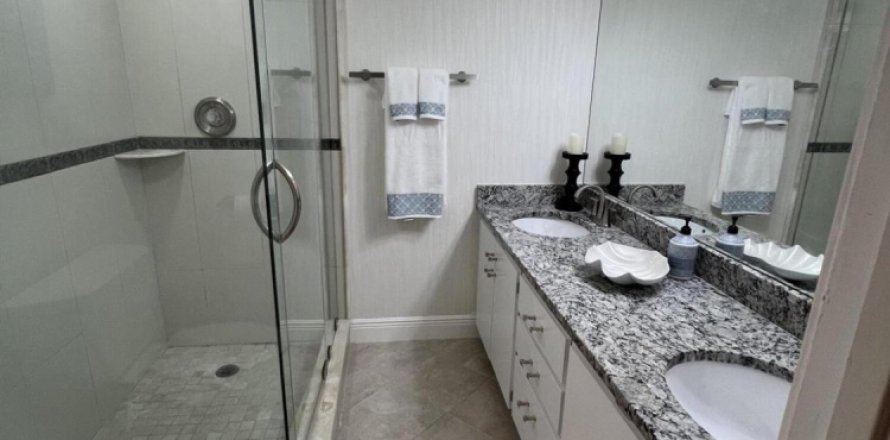 Townhouse in West Palm Beach, Florida 2 bedrooms, 114.83 sq.m. № 1189607