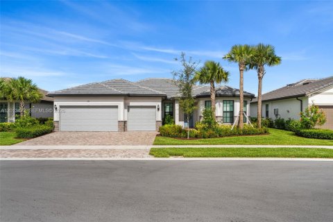 House in Oakland Park, Florida 3 bedrooms, 238.57 sq.m. № 2145949