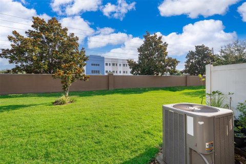 Townhouse in Orlando, Florida 3 bedrooms, 146.14 sq.m. № 1743232 - photo 13