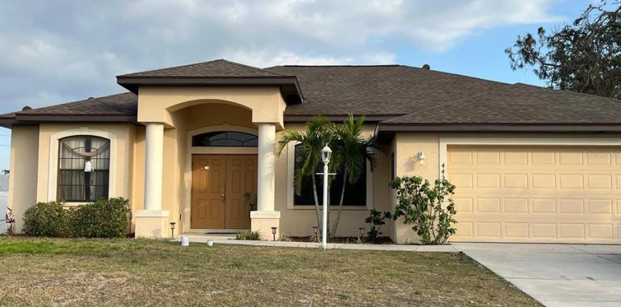 Casa en North Port, Florida 3 dormitorios, 191.29 m2 № 1879147