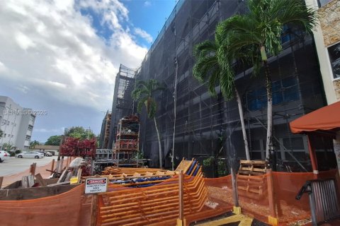 Condominio en venta en Hallandale Beach, Florida, 1 dormitorio, 71.53 m2 № 2021037 - foto 4