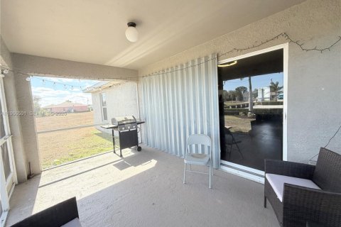 Casa en venta en Cape Coral, Florida, 3 dormitorios, 130.16 m2 № 2081311 - foto 13