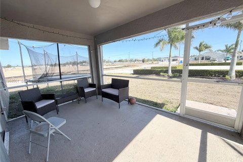 Casa en venta en Cape Coral, Florida, 3 dormitorios, 130.16 m2 № 2081311 - foto 12