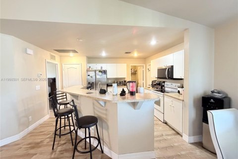 Casa en venta en Cape Coral, Florida, 3 dormitorios, 130.16 m2 № 2081311 - foto 15