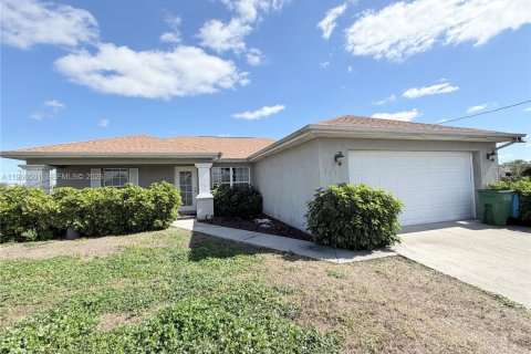 Casa en Cape Coral, Florida 3 dormitorios, 130.16 m2 № 2081311
