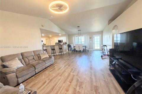 Casa en venta en Cape Coral, Florida, 3 dormitorios, 130.16 m2 № 2081311 - foto 22