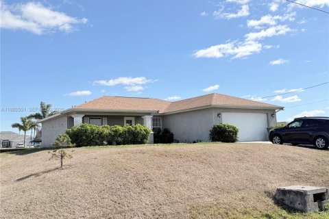 Casa en venta en Cape Coral, Florida, 3 dormitorios, 130.16 m2 № 2081311 - foto 3