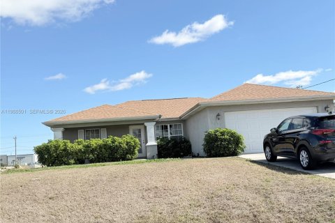 Casa en venta en Cape Coral, Florida, 3 dormitorios, 130.16 m2 № 2081311 - foto 4