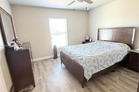 Casa en venta en Cape Coral, Florida, 3 dormitorios, 130.16 m2 № 2081311 - foto 29
