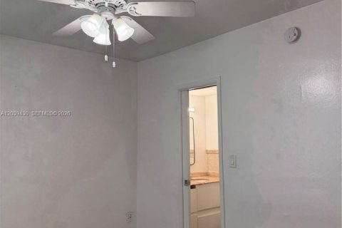 Condo in Miami, Florida, 2 bedrooms № 2086414 - photo 15