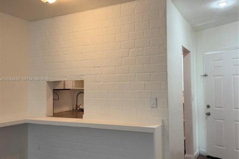 Condo in Miami, Florida, 2 bedrooms № 2086414 - photo 6
