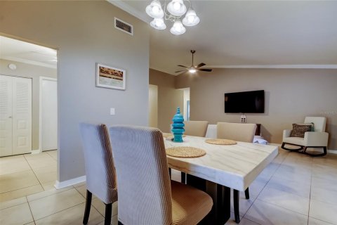 House in Tampa, Florida 3 bedrooms, 131.64 sq.m. № 1914556 - photo 9